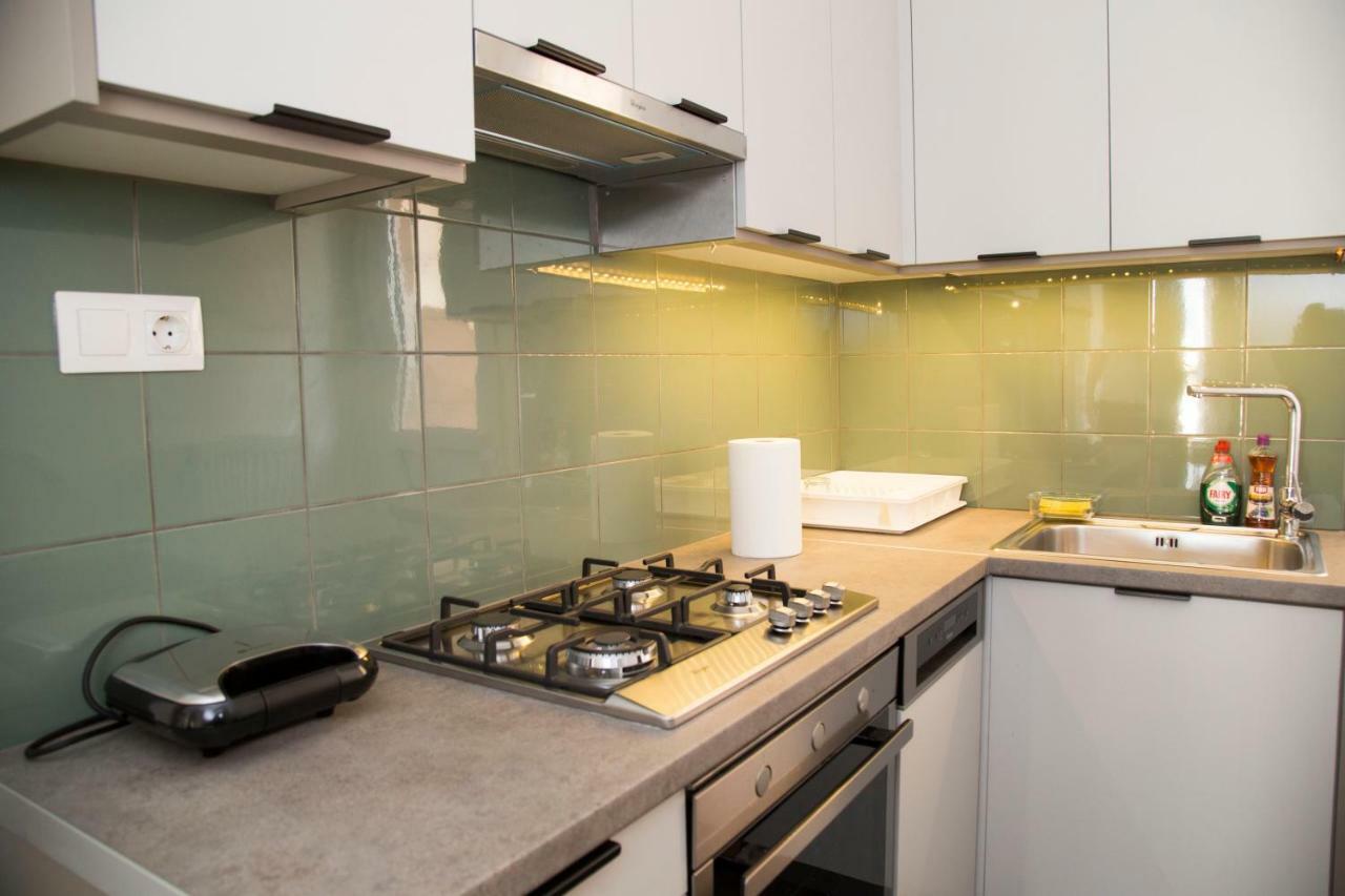 Gazi Area Close To Metro Apartment